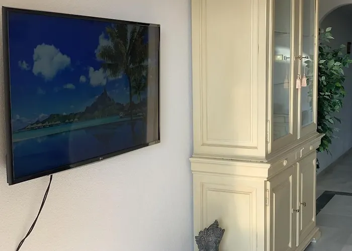 The Famous * Marbellac